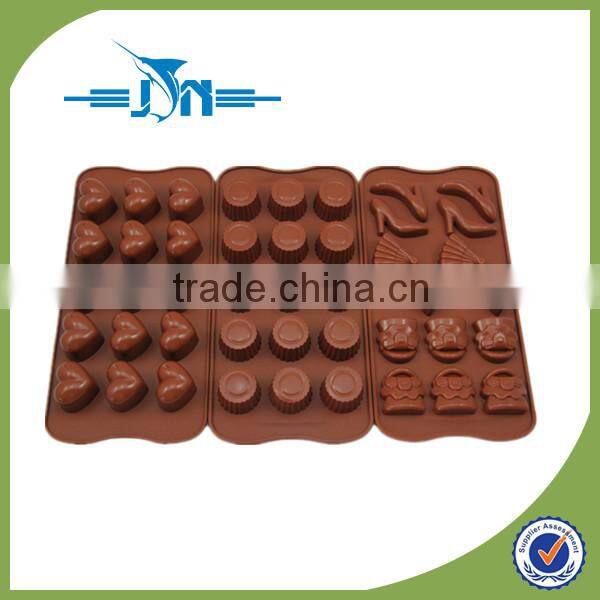 custom debossed or embossed silicone wristbands