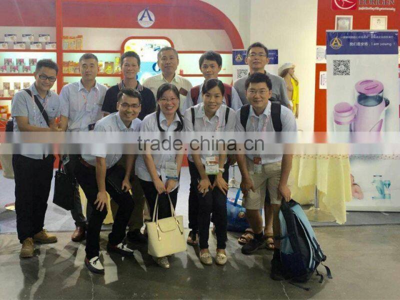 100% Food Grade Soft Heart Shape Silicone Baby Teether for Biting