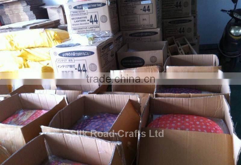 Hot selling battery operated lantern with plastic holder