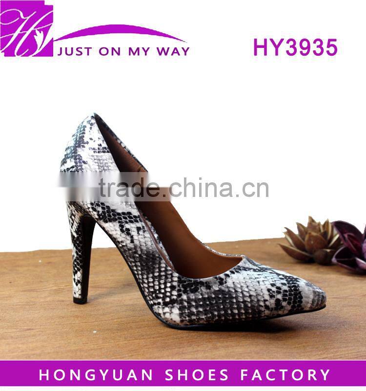 elegant snake woman shoe, charming ladies office shoes
