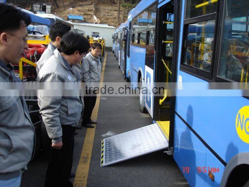 CE Electric Wheelchair Ramp for the Disabled on Low-Floor City Bus with CE certificate