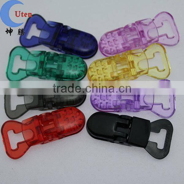 Colorful small plastic clothes clips