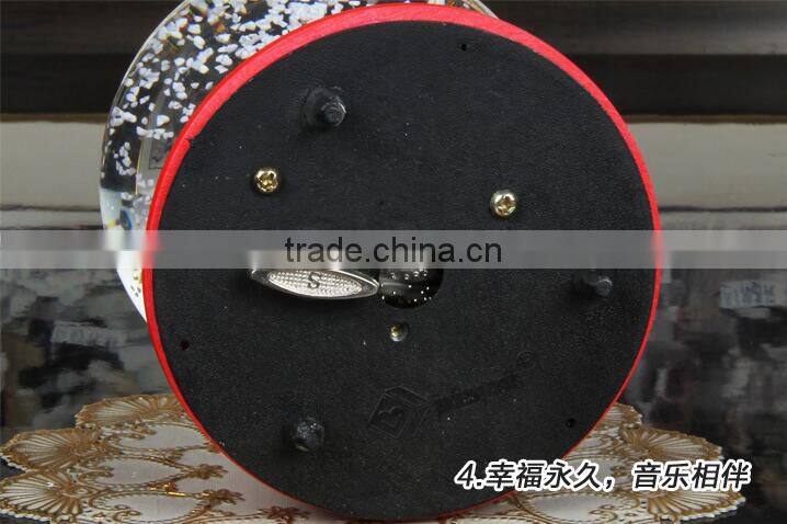 Hot Sale Snowflake christmas snow globe musical christmas snow globe