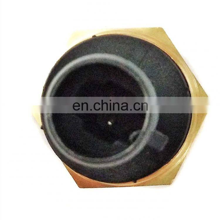 Oil Pressure Sensor 6674315 for 751 753 763 773 863 864 873 883