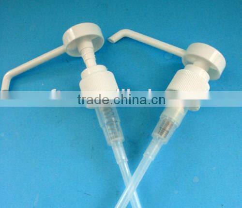 38mm white twist up lotion pump