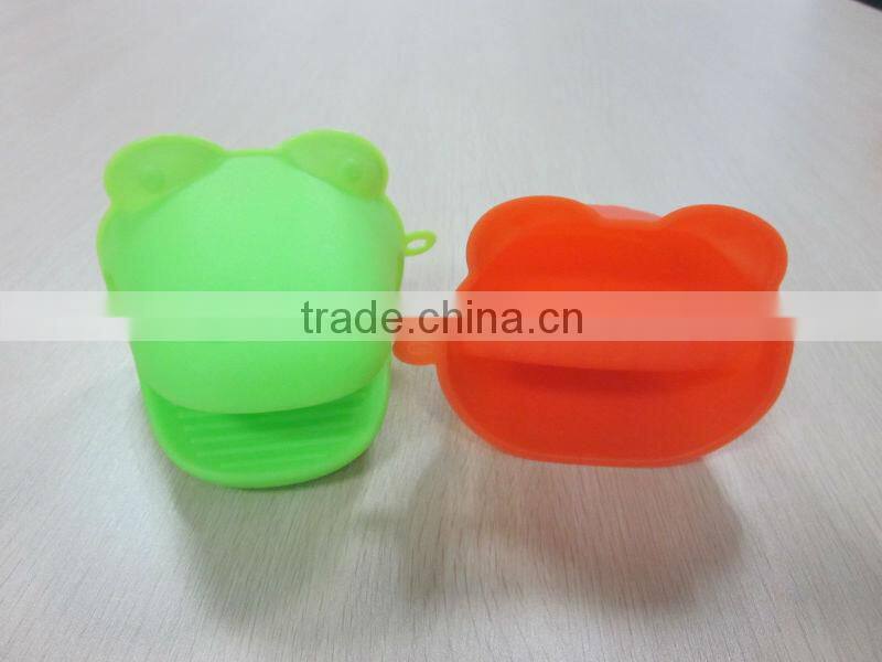 2014 new design fda and lfgb food safety 100% Food Grade Silicone Oven Mitt glove