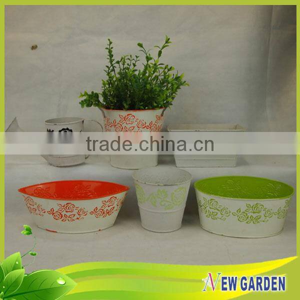 Beautiful metal planter / fancy flowers pot in various size and shape