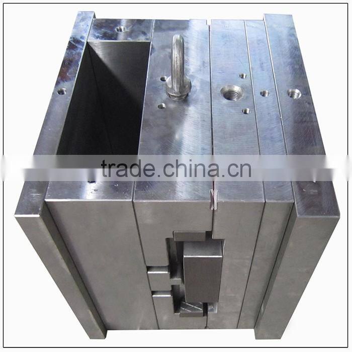 Custom plastic injection mold manufacturer for round cover