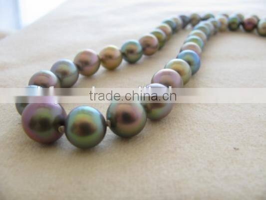 Fashionable 9-10 mm Peacock Green Freshwater Pearl Necklace