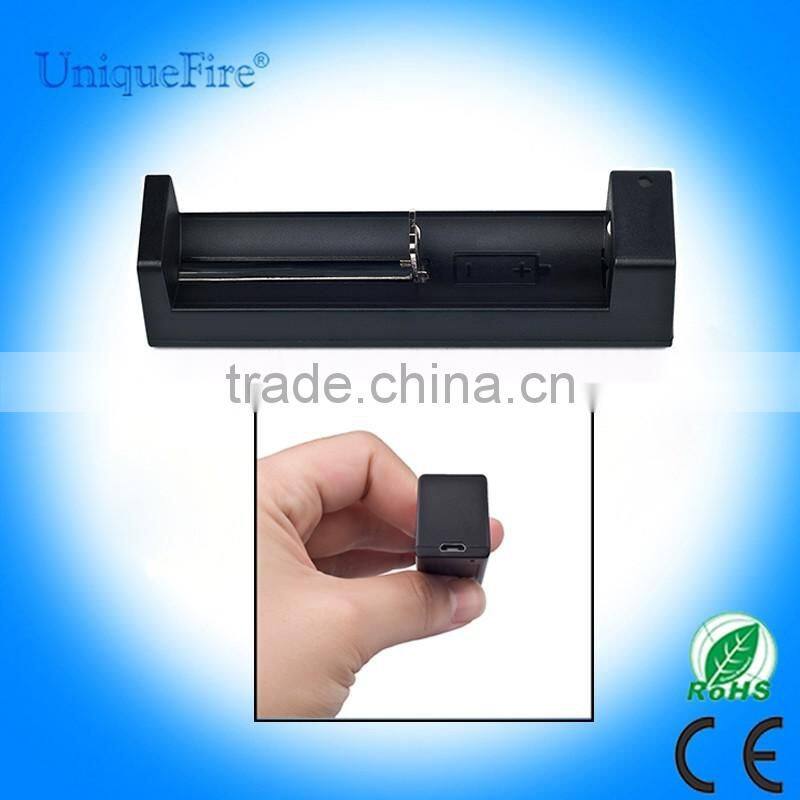Uniquefire wholesale travel usb battery charger for 18650 26650 battery