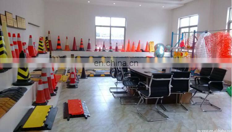 Road Traffic Sign Construction Horse Water Trough Plastic Barricade Stand