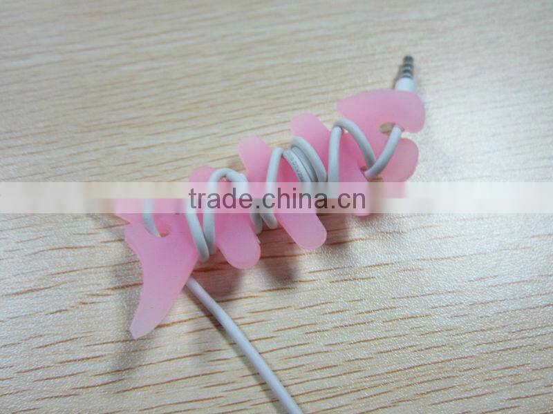 Colored fish bone wrap