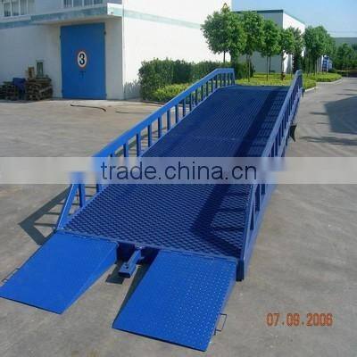 jinan jinchuan hydraulic yard ramp/hydraulic loading stair lift