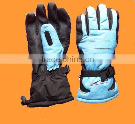 Snowboarding Gloves with Brush