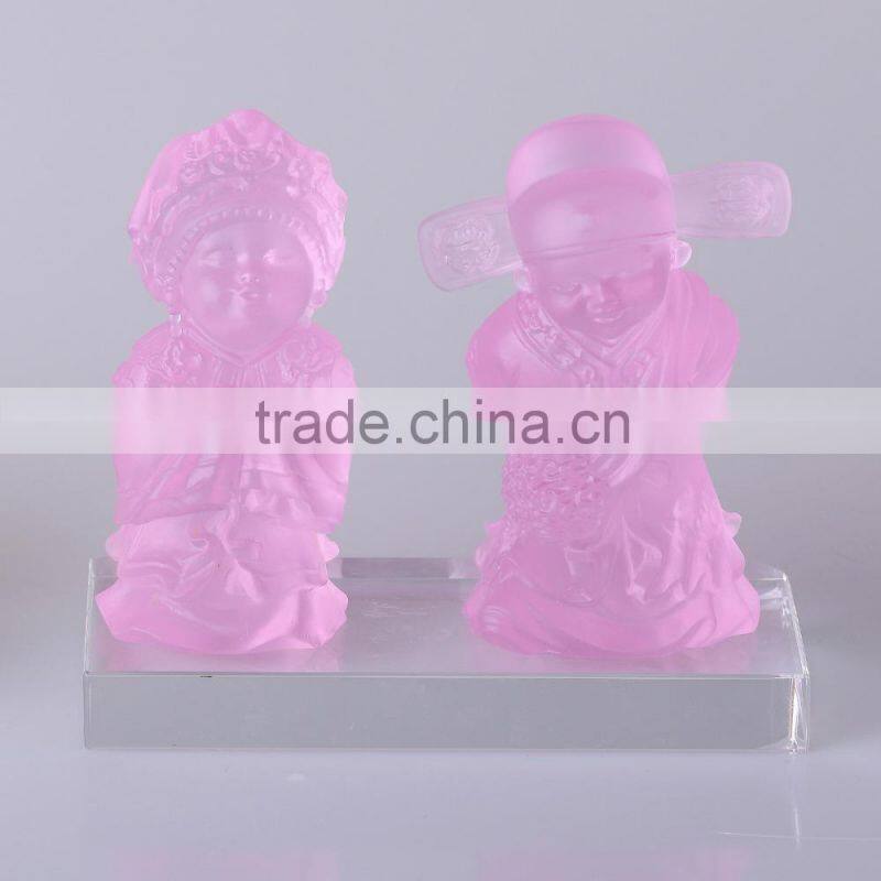 crystal bride and bridegroom portrait as wedding decoration for table display