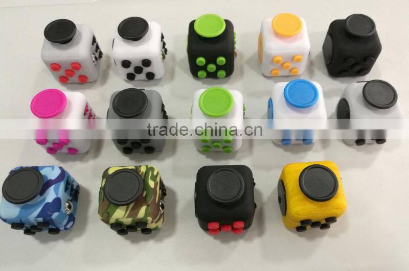2017 Rgknse Desk hot Toy Magic Best Quality Silicone Fidget Cube In Stock