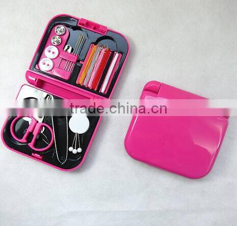 15060312 Plastic pocket mirror with hairbrush