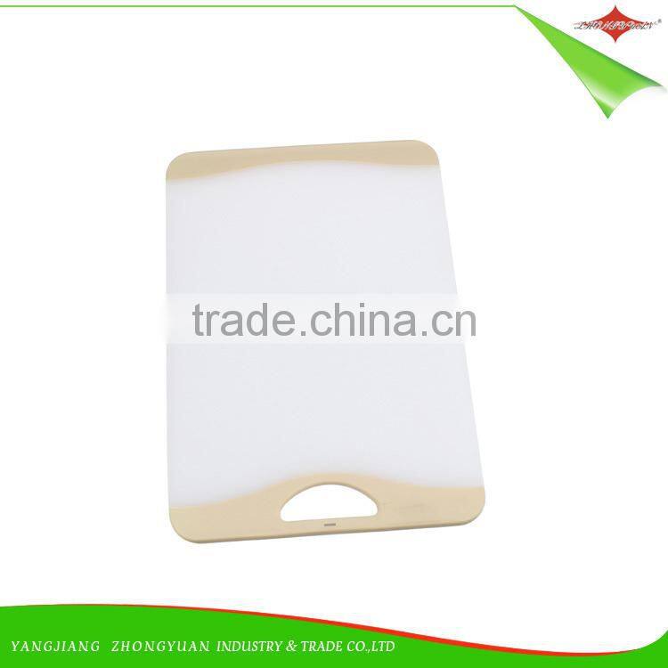 ZY-R1003 reliable quality plastic cutting board chopping block with TPR hanging hole