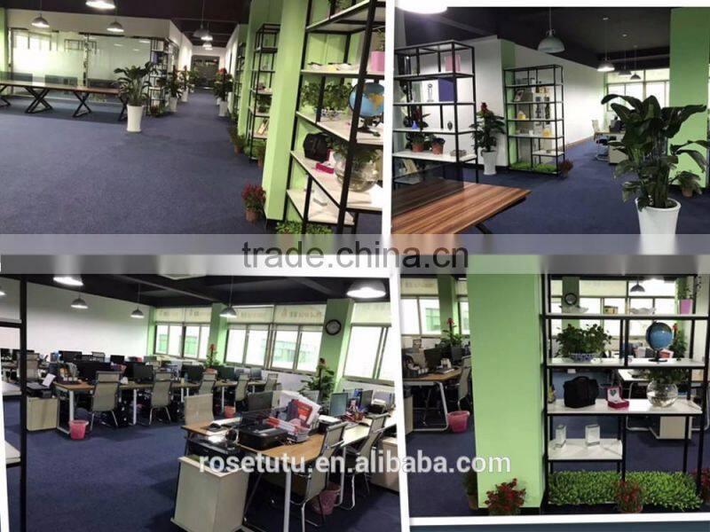 Printed with a beautiful pattern with the girl's dream of the same beautiful and generous cotton princess Christmas dress