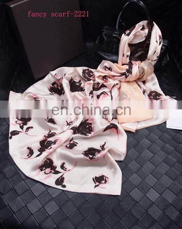 Soft silk rose pattern scarf