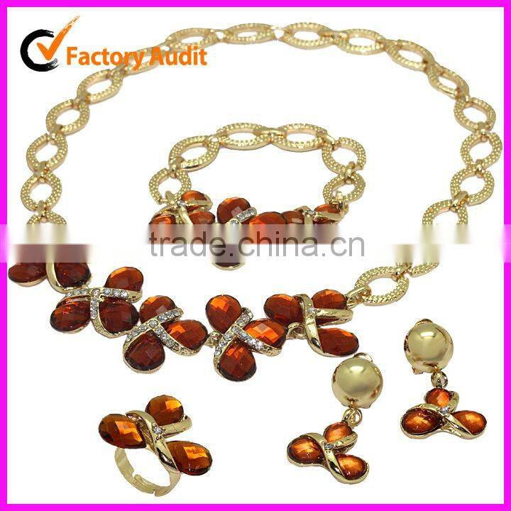 2013 New design fashion necklace set