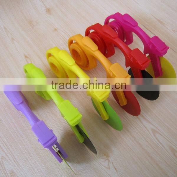 New design plastic pizza tool with blister card packing