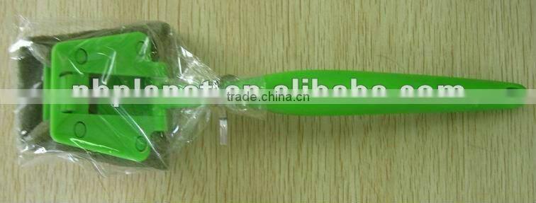 Scouring Pad With Handle