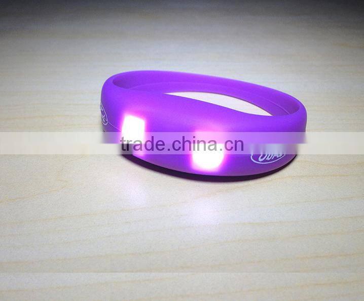 China supplier custom flash lights silicone LED wristbands with competitive price