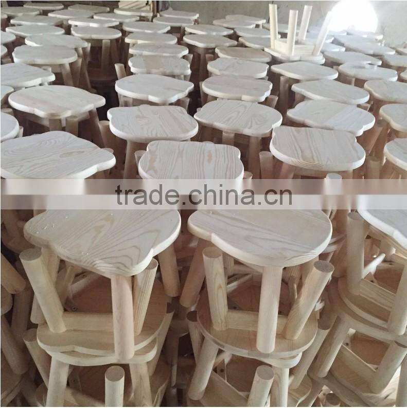 Children favorite mini four legs christmas use wood leisure chair hot wholesale