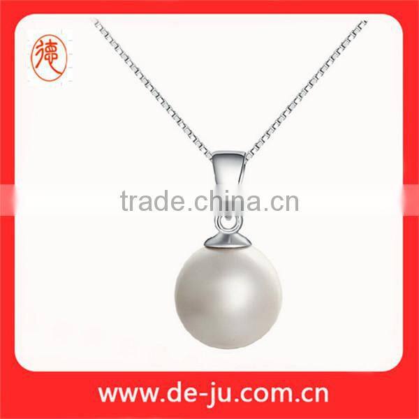 Simply Desgin Pearl Necklace