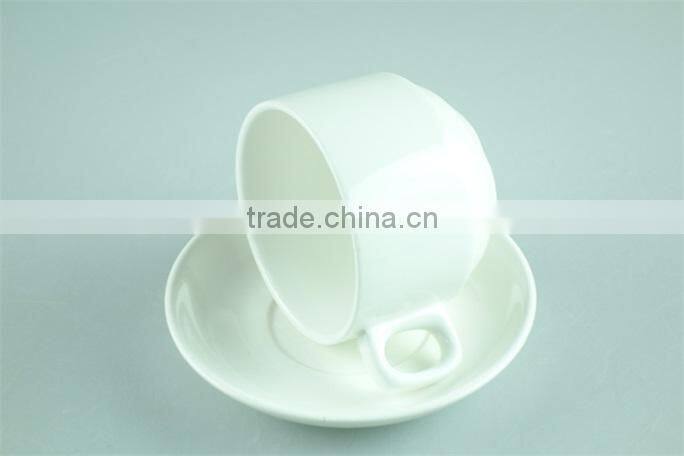 Classic small coffee cup and saucer set, porcelain tea cups and saucers cheap wholesale