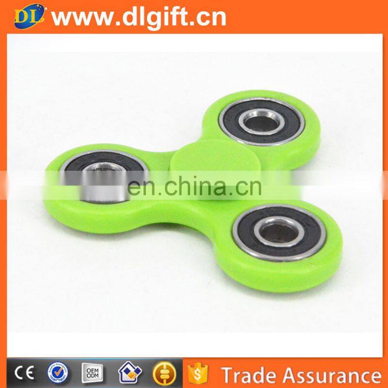 2017 Pop style Personalized cheap custom vision plastic hand spinner toys