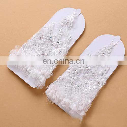 Beautiful & Exquisite Embroidery lace Bridal Glove Ivory Wrist Length Fingerless Wedding Gloves With Tull Lace Stretch