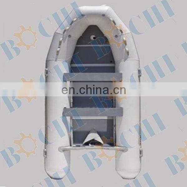 White Color 0.9mm Thickness Sailing Boat Model