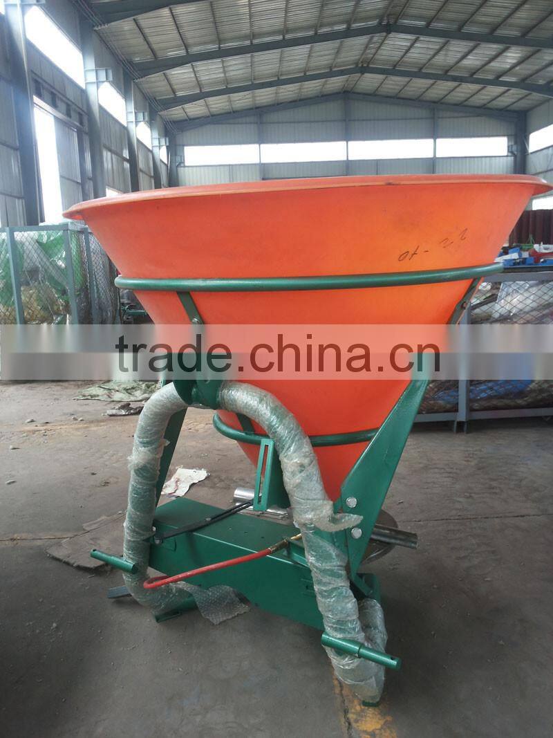 tractor mounted fertilizer fluid fertilizer's spreader