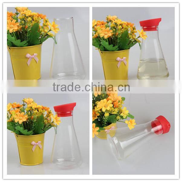 China Heat Resisitant Fancy Home Deco Wholesale Pyrex Glass Cooking Oil Dispenser With Rubber Lid