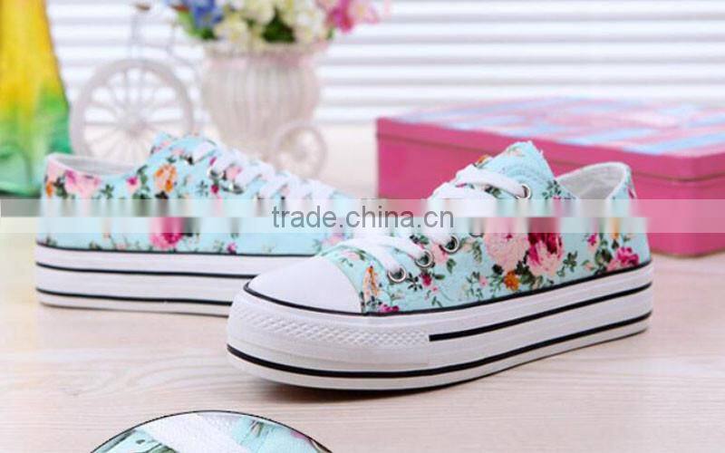 Trendy Low Top Canvas shoe Natural Floral Flat Lady Shoe comfortable