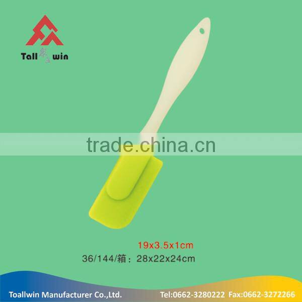 Heat resistant silicone kitchen utensils,baking spatulas