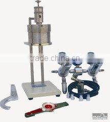 Filter cake adhesion factor measuring meter