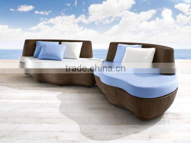 Outdoor seaside rattan chaise lounge bed