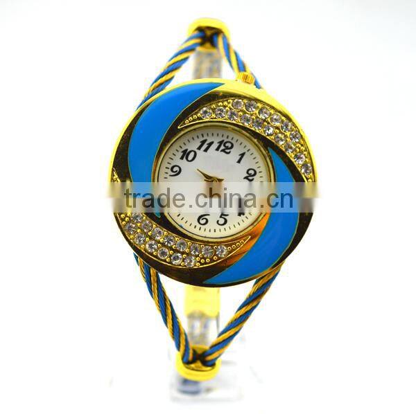 alibaba hot sell watch in spanish express beautiful crystal watch glass face bracelet watch