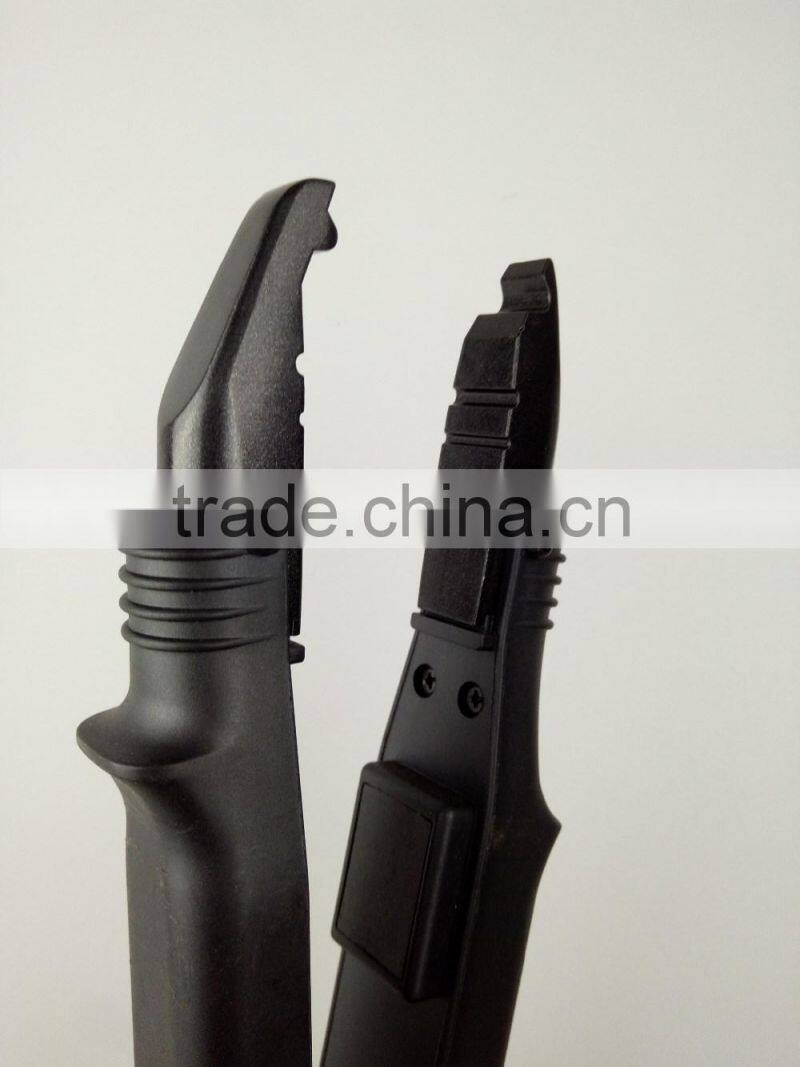 curved and flat,and it suit for all types of hair extension systems hair extension