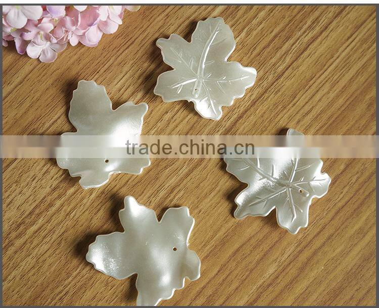 Factory Wholesale full design maple leaf shape 50*51mm Pearls Fancy Pearls loose imitation ABS Plastic beads supplier