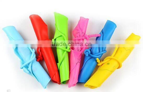 china factory FDA squeezable silicone baby feeding bottle with spoon baby bottle feeder