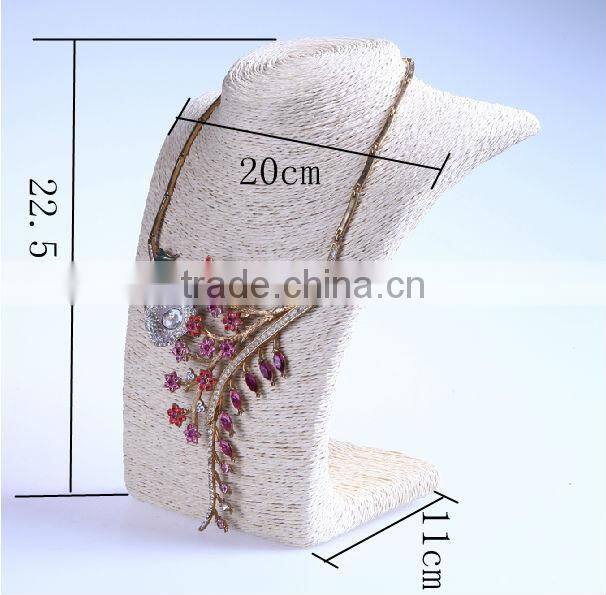 The bust jewelry display