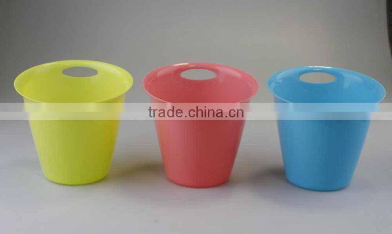 Plastic Colorful Bar Using Beer Ice Bucket