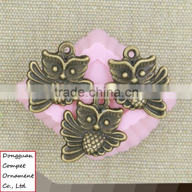 Wholesale diy accessories green bronze zinc alloy jewelry wings owl pendant