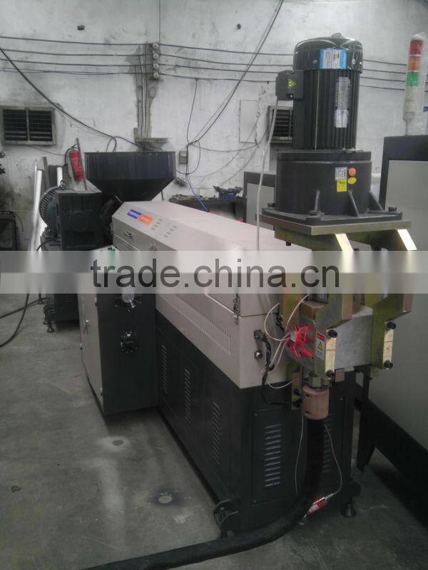 Thermoplastic Acrylic extruding and coating machine for shoes material, Sanitary materials