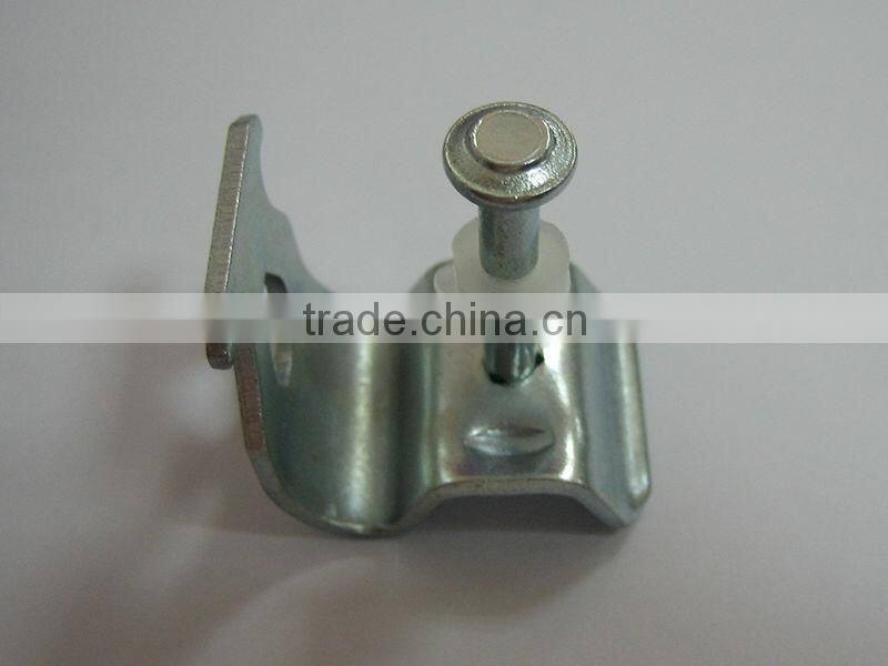 Drive Pins With X-CC Ceiling Clip