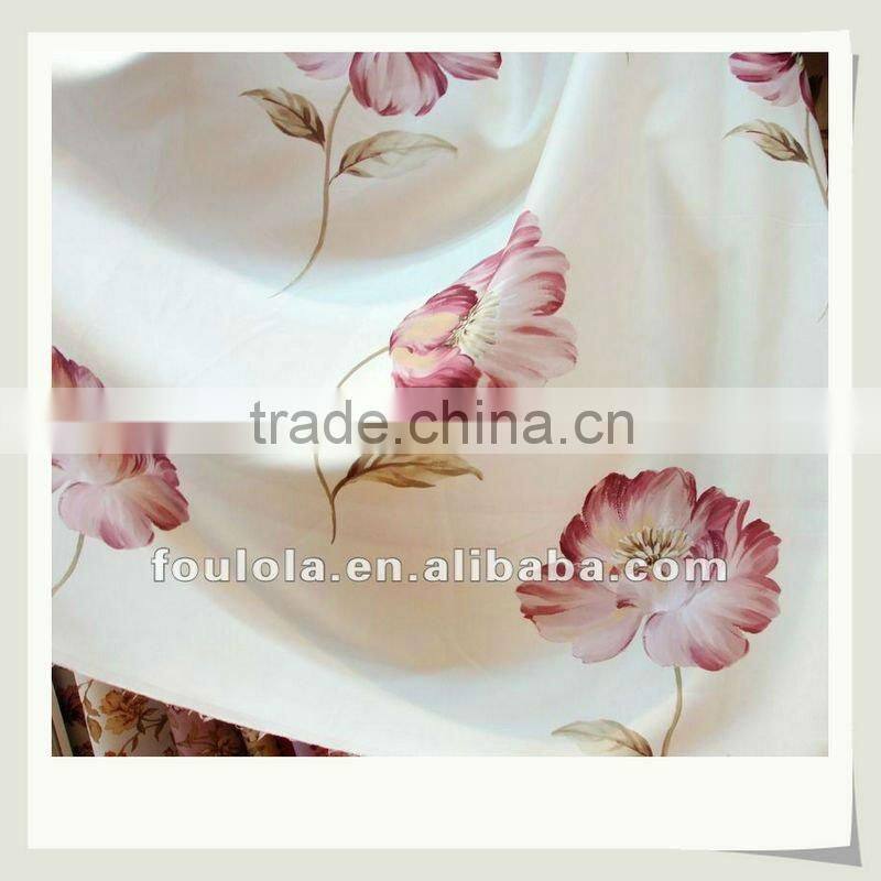 Polyester Printed Red and White Curtains Matching Bedding